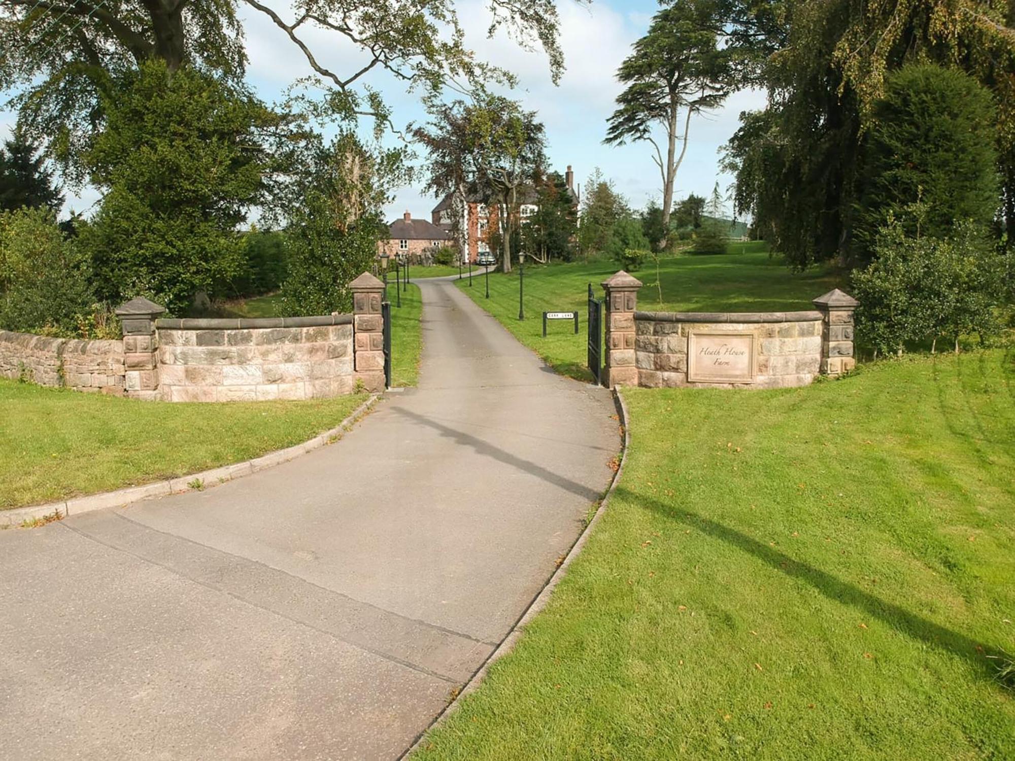 Вилла Heath View Cheddleton Экстерьер фото
